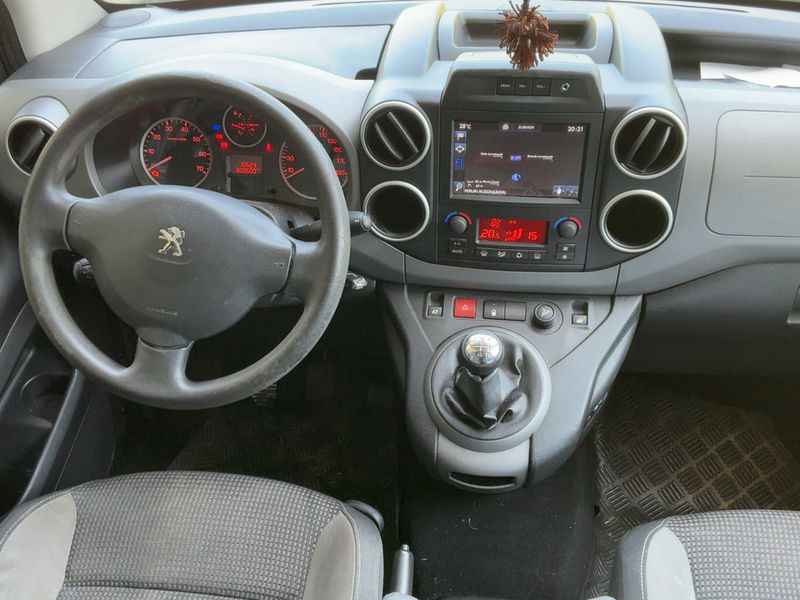 Peugeot Partner 1.6 Blue-HDi Outdoor 2015 – снимка 17