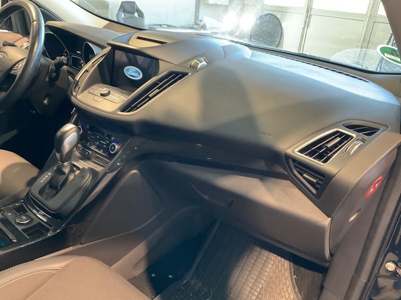 Ford Kuga 2.0 TDCi Titanium 2017 – снимка 35