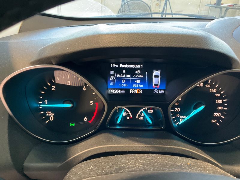 Ford Kuga 2.0 TDCi Titanium 2017 – снимка 19
