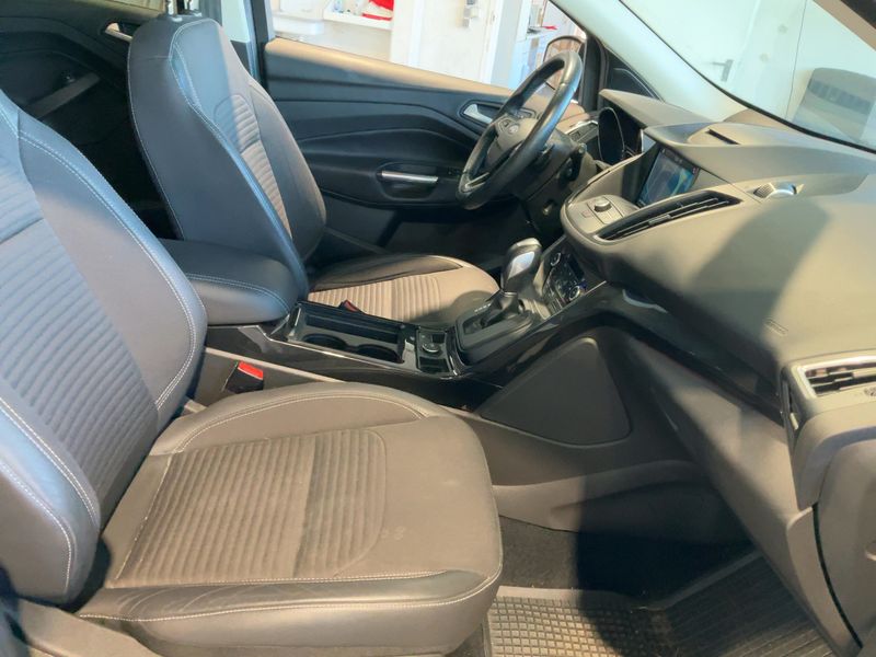 Ford Kuga 2.0 TDCi Titanium 2017 – снимка 17