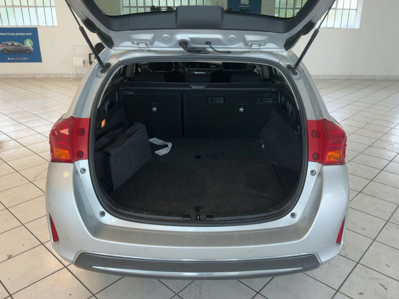 Toyota Auris Touring Sports 1.8 Hybrid Active 2014 – снимка 15