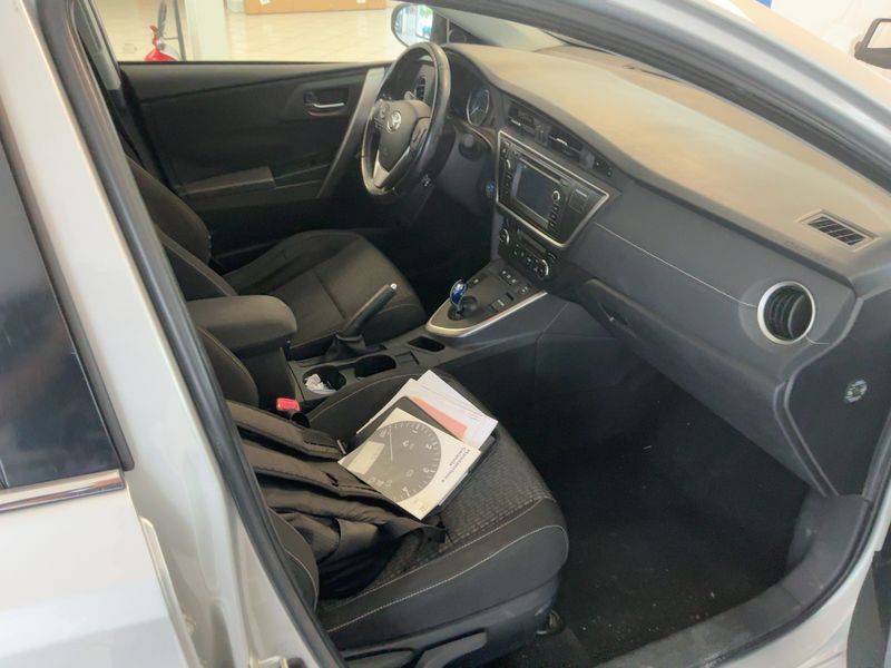Toyota Auris Touring Sports 1.8 Hybrid Active 2014 – снимка 16