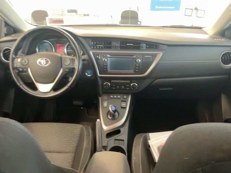 Toyota Auris Touring Sports 1.8 Hybrid Active 2014 – снимка 17