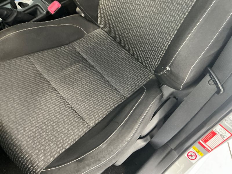 Toyota Auris Touring Sports 1.8 Hybrid Active 2014 – снимка 26