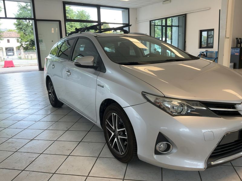 Toyota Auris Touring Sports 1.8 Hybrid Active 2014 – снимка 12
