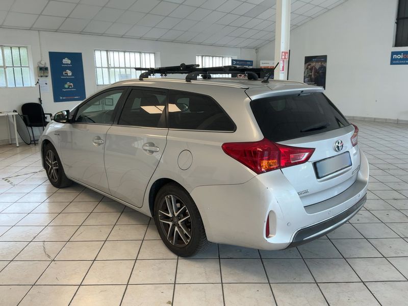 Toyota Auris Touring Sports 1.8 Hybrid Active 2014 – снимка 6