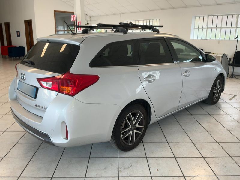 Toyota Auris Touring Sports 1.8 Hybrid Active 2014 – снимка 8