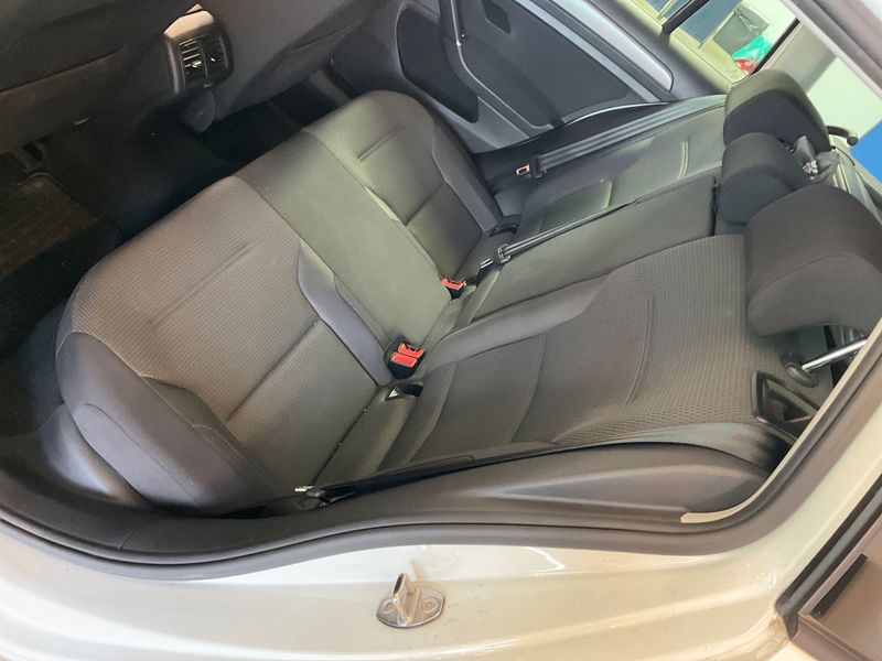 Volkswagen Golf VII 1.6 TDI Rabbit BlueMotion Tech 2017 – снимка 38