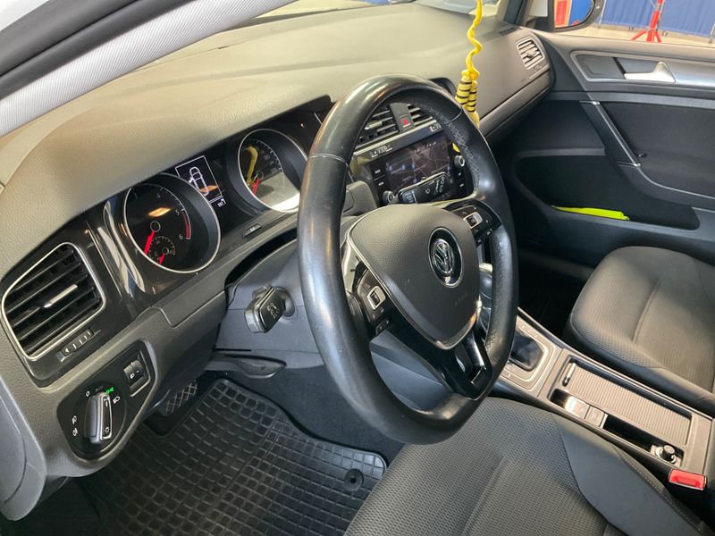 Volkswagen Golf VII 1.6 TDI Rabbit BlueMotion Tech 2017 – снимка 36