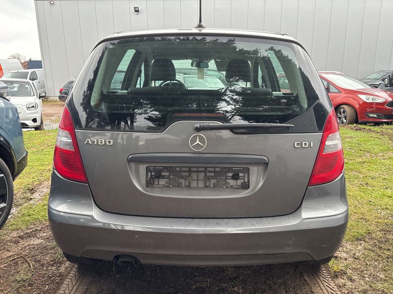 Mercedes-Benz A-Klasse A 180 CDI Classic 2011 – снимка 4