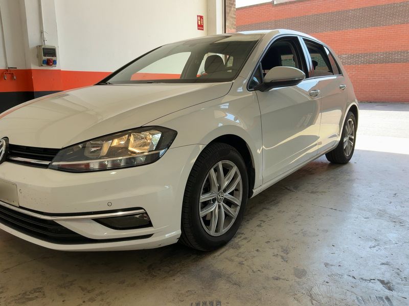 Volkswagen Golf VII 1.6 TDI Advance 2017 – снимка 2