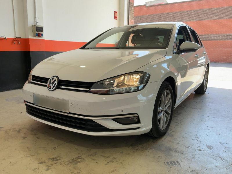 Volkswagen Golf VII 1.6 TDI Advance 2017 – снимка 1