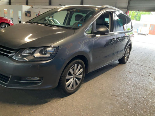 Volkswagen Sharan 2.0 TDI Highline BlueMotion Tech 2016 – снимка 2