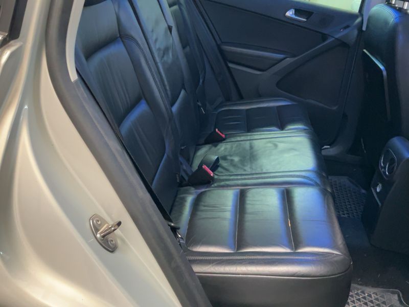 Volkswagen Tiguan 2.0 TSI Sport & Style 4Motion 2010 – снимка 19
