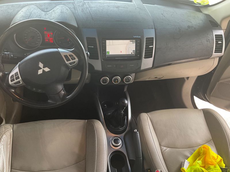 Mitsubishi Outlander 2.2 DI-D Kaiteki Plus 2009 – снимка 17