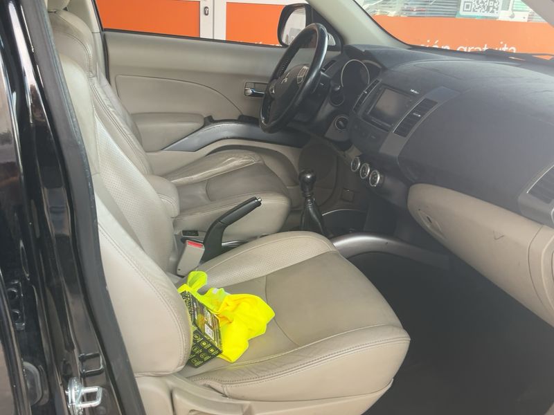 Mitsubishi Outlander 2.2 DI-D Kaiteki Plus 2009 – снимка 16