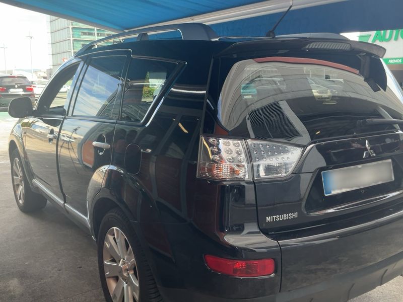 Mitsubishi Outlander 2.2 DI-D Kaiteki Plus 2009 – снимка 6