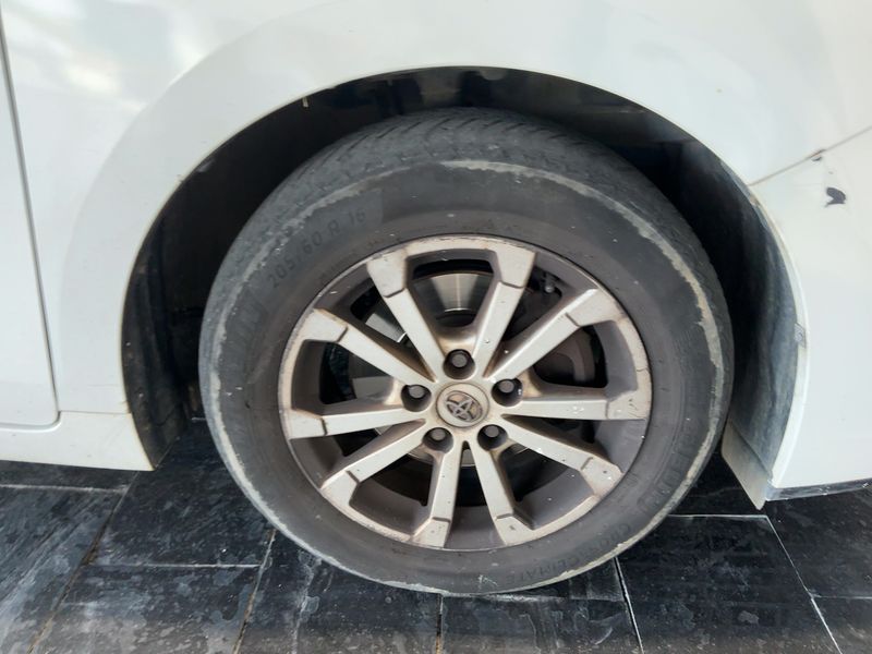 Toyota Verso 2.0 D-4D Active 2012 – снимка 11