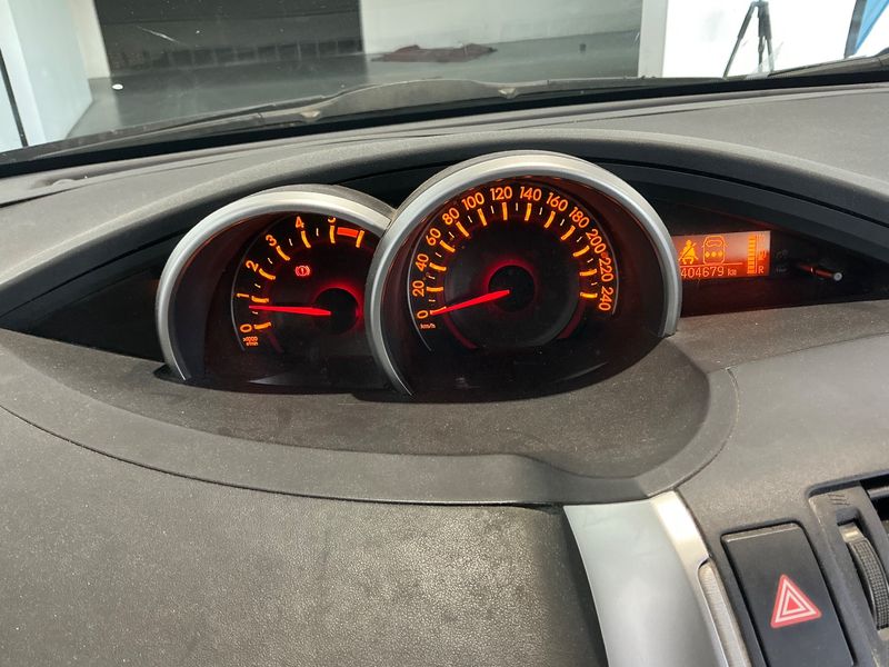 Toyota Verso 2.0 D-4D Active 2012 – снимка 18