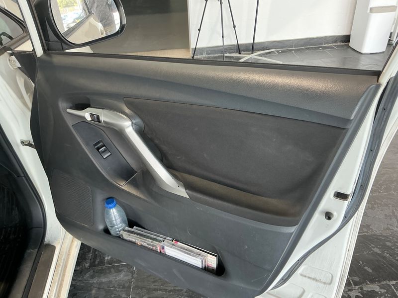 Toyota Verso 2.0 D-4D Active 2012 – снимка 33