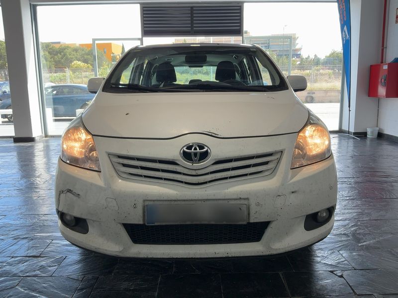Toyota Verso 2.0 D-4D Active 2012 – снимка 14