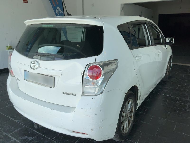 Toyota Verso 2.0 D-4D Active 2012 – снимка 8