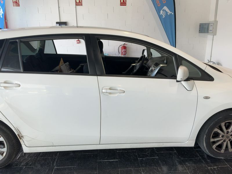 Toyota Verso 2.0 D-4D Active 2012 – снимка 10