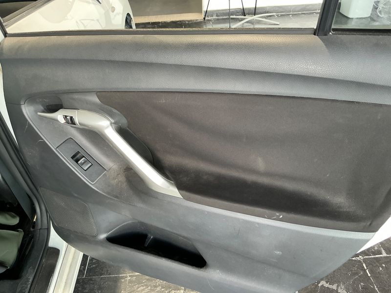 Toyota Verso 2.0 D-4D Active 2012 – снимка 32