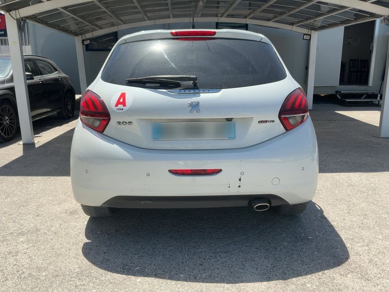 Peugeot 208 1.6 Blue-HDi GT Line 2016 – снимка 7