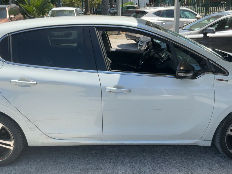 Peugeot 208 1.6 Blue-HDi GT Line 2016 – снимка 10