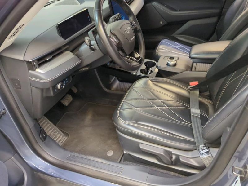 Ford Mustang Mach-E electric drive 198 kW 2021 – снимка 25
