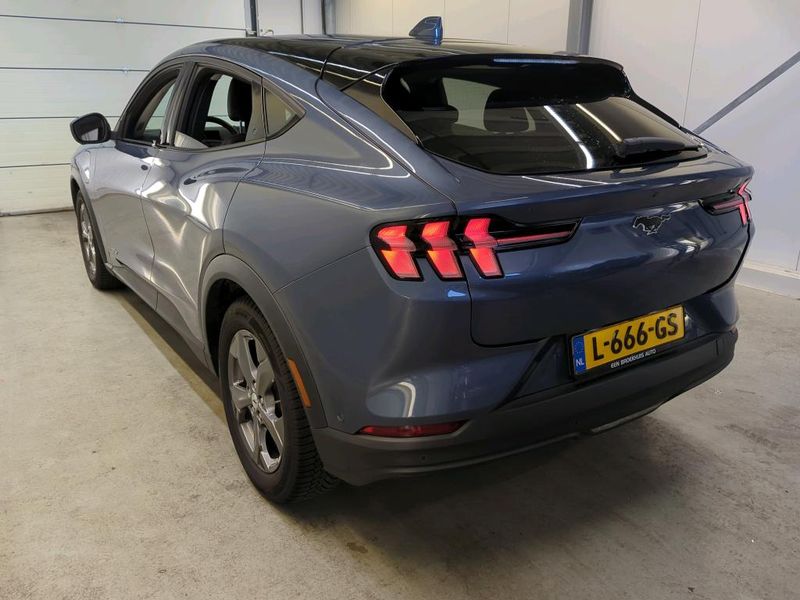 Ford Mustang Mach-E electric drive 198 kW 2021 – снимка 3