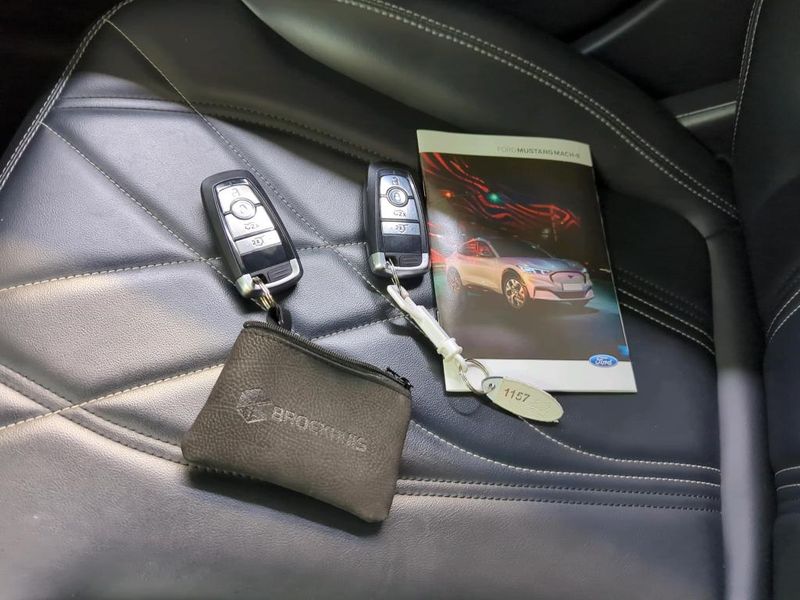 Ford Mustang Mach-E electric drive 198 kW 2021 – снимка 9