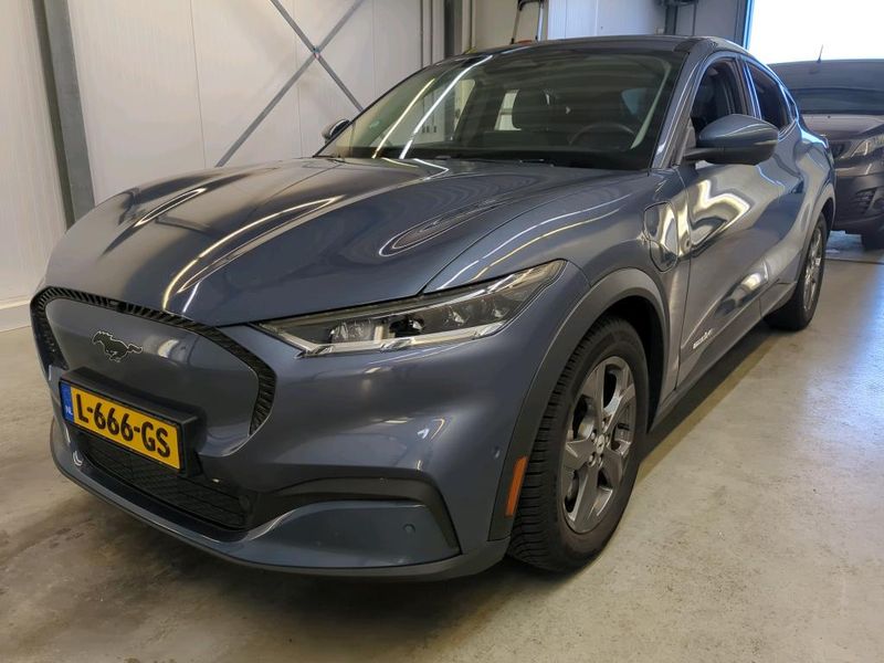 Ford Mustang Mach-E electric drive 198 kW 2021 – снимка 1