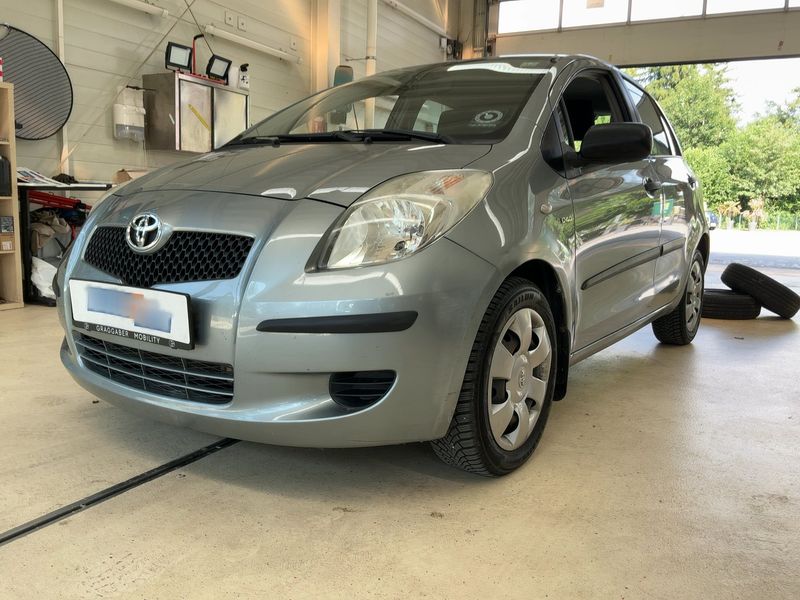 Toyota Yaris 1.4 D-4D Sol 2009 – снимка 2