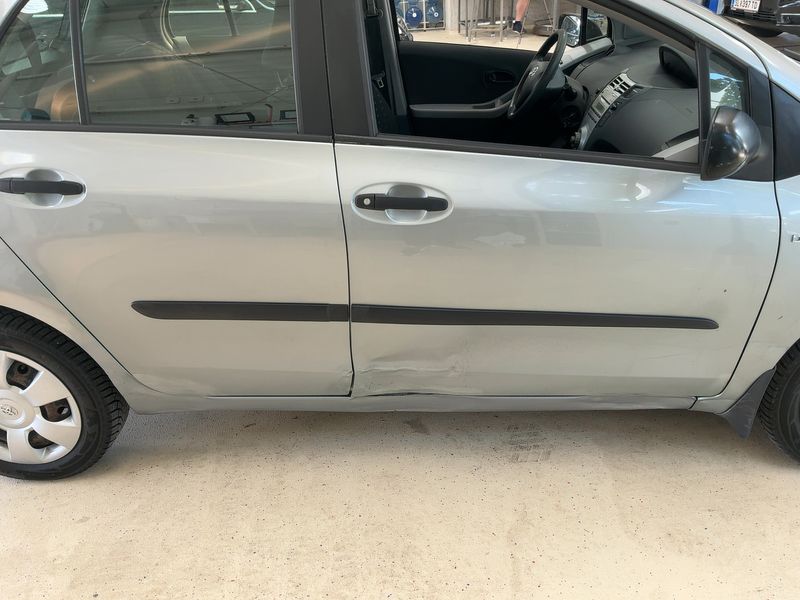 Toyota Yaris 1.4 D-4D Sol 2009 – снимка 10