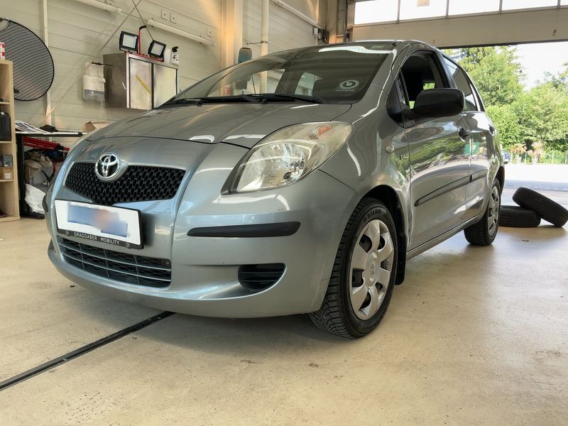 Toyota Yaris 1.4 D-4D Sol 2009 – снимка 1