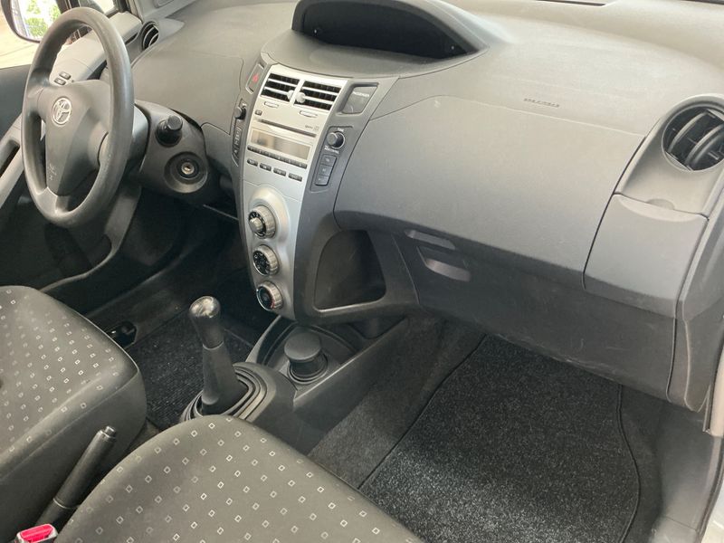 Toyota Yaris 1.4 D-4D Sol 2009 – снимка 27