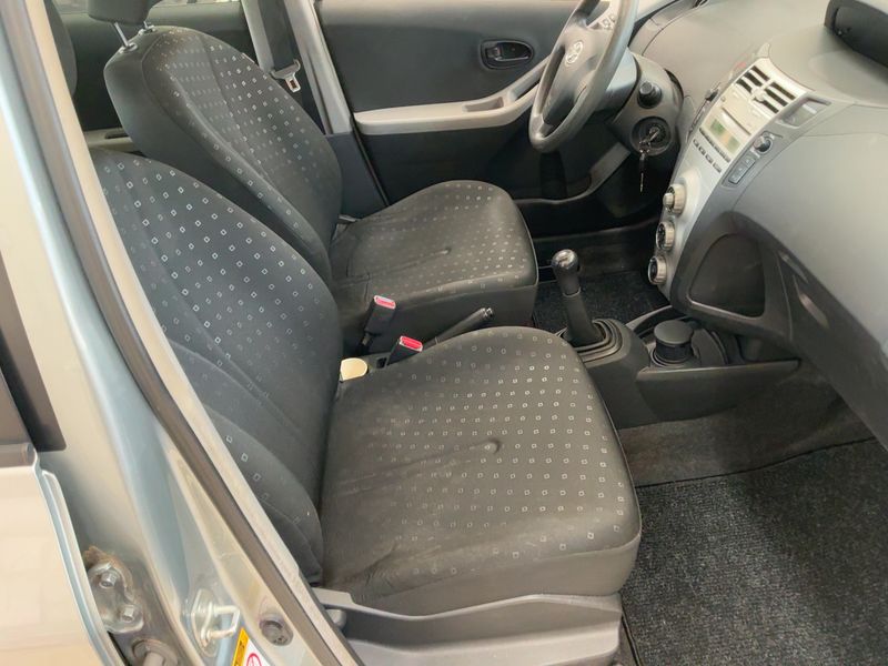Toyota Yaris 1.4 D-4D Sol 2009 – снимка 17