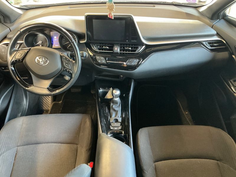 Toyota C-HR 1.8 Hybrid Design 2019 – снимка 17