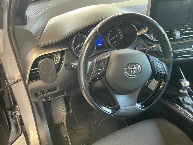 Toyota C-HR 1.8 Hybrid Design 2019 – снимка 27