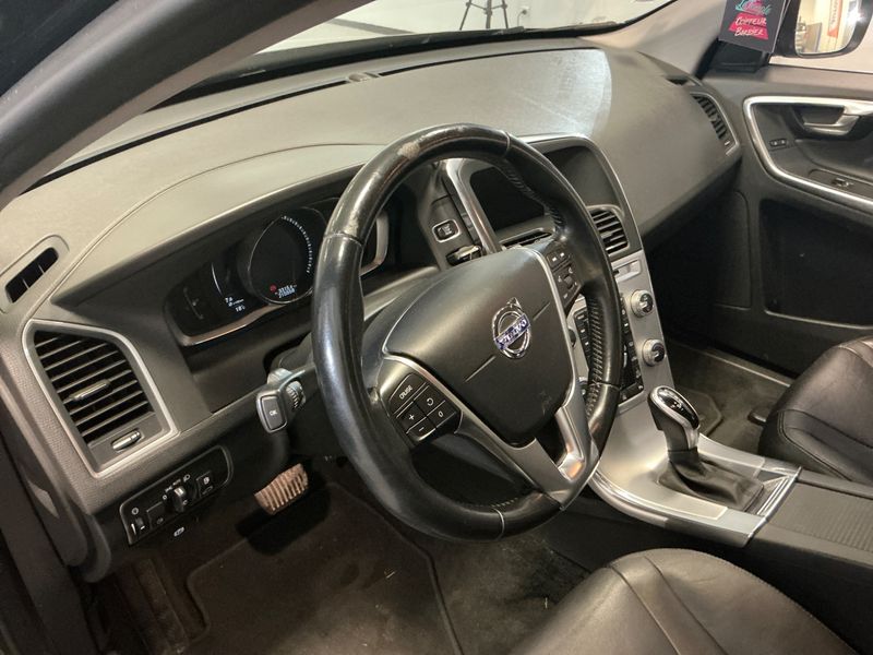 Volvo XC60 2.4 D4 Summum AWD 2016 – снимка 23