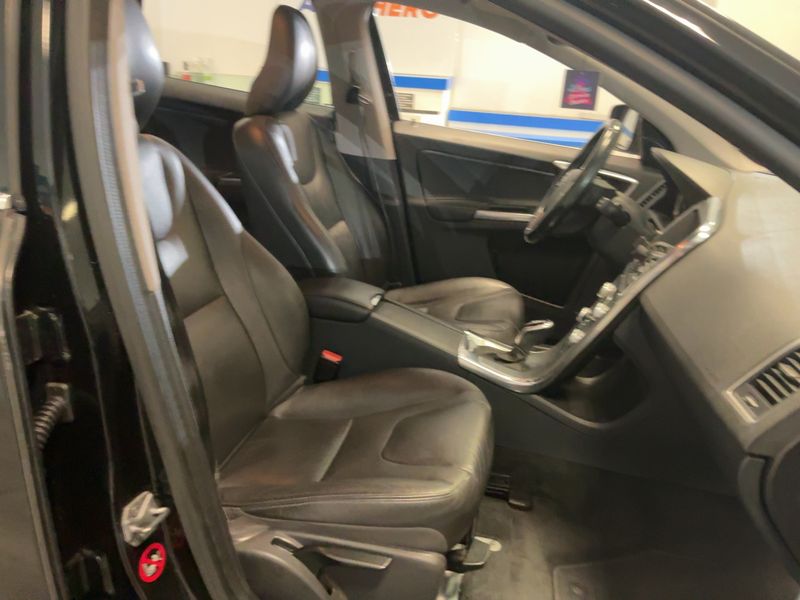 Volvo XC60 2.4 D4 Summum AWD 2016 – снимка 16