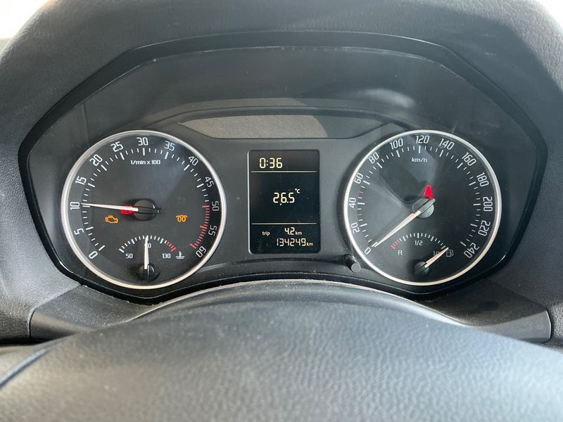 Skoda Octavia 1.6 TDI Active Plus 2012 – снимка 4