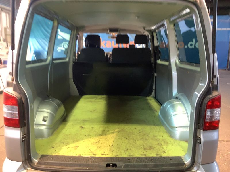 Volkswagen T5 Kombi 2.0 TDI 4Motion 2014 – снимка 15