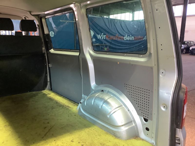 Volkswagen T5 Kombi 2.0 TDI 4Motion 2014 – снимка 31