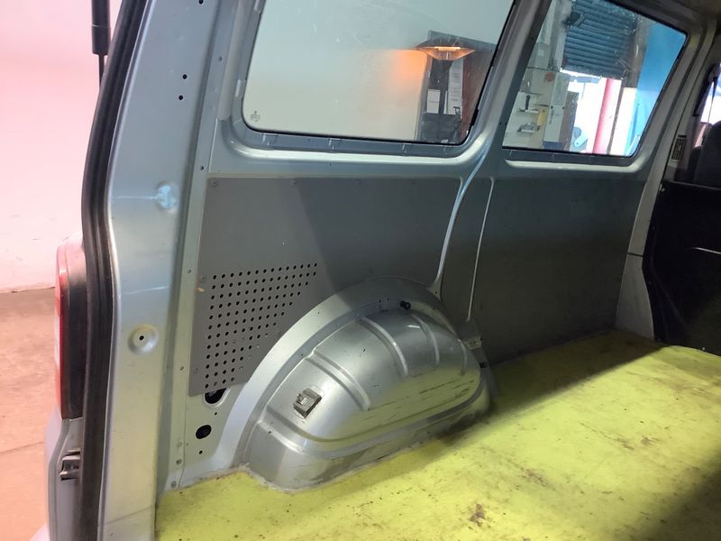 Volkswagen T5 Kombi 2.0 TDI 4Motion 2014 – снимка 29
