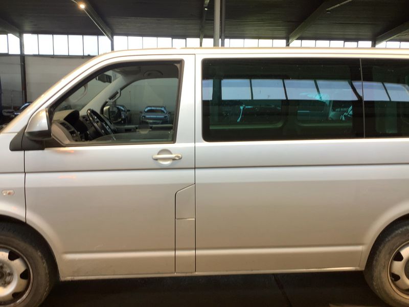 Volkswagen T5 Kombi 2.0 TDI 4Motion 2014 – снимка 4