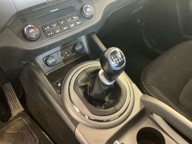 Kia Sportage 1.7 CRDi Active 2WD 2015 – снимка 21