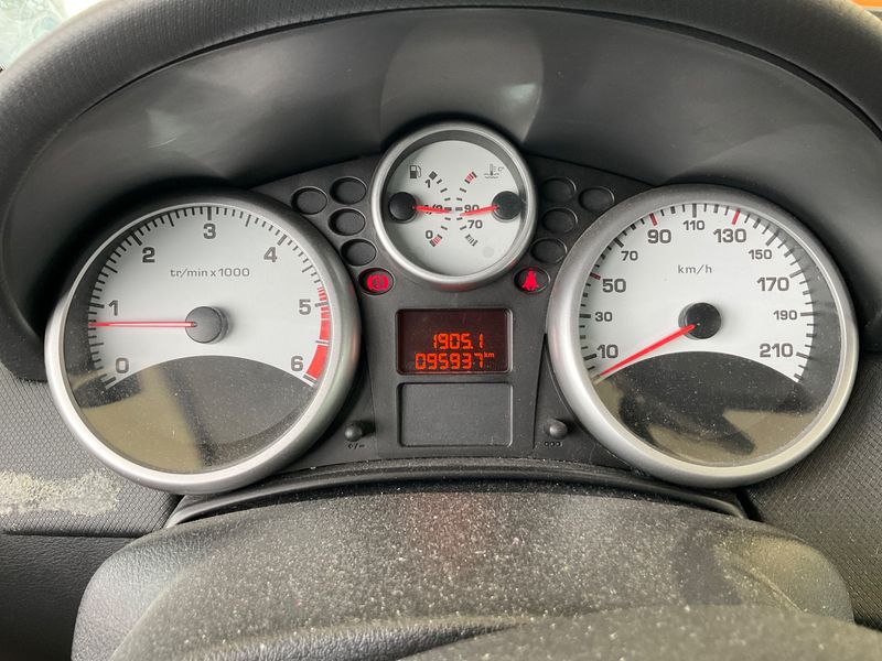 Peugeot 207 1.6 HDi Confort 2008 – снимка 4